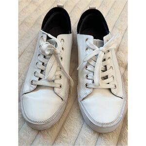 tommy hilfiger casual tennis shoes size 7